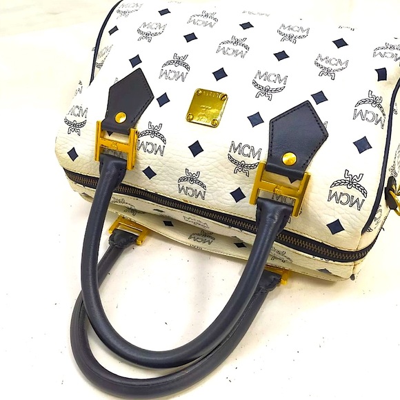 Vintage MCM Visetos Navy and White 2–Way Boston Bag - Picture 7 of 14